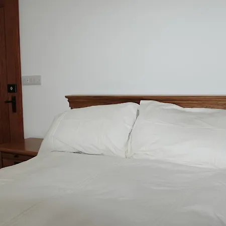 旅馆 瑞斯小屋旅馆 *