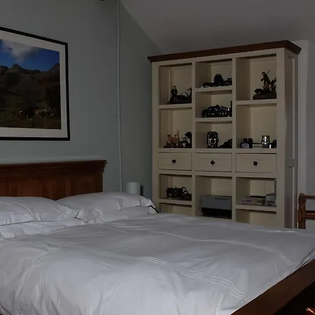 瑞斯小屋旅馆 *